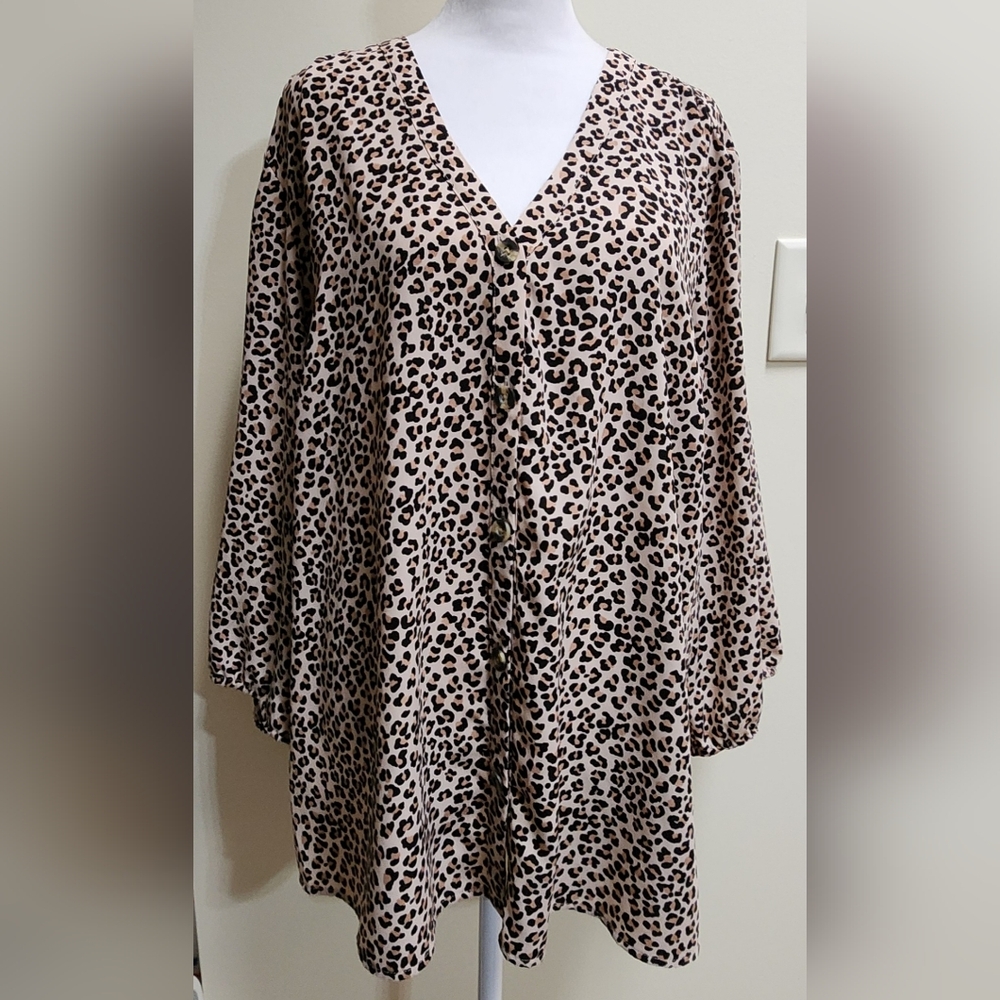 Sexy Leopard Print V-Neck Blouse Maurices Plus Size 2 (20/22)